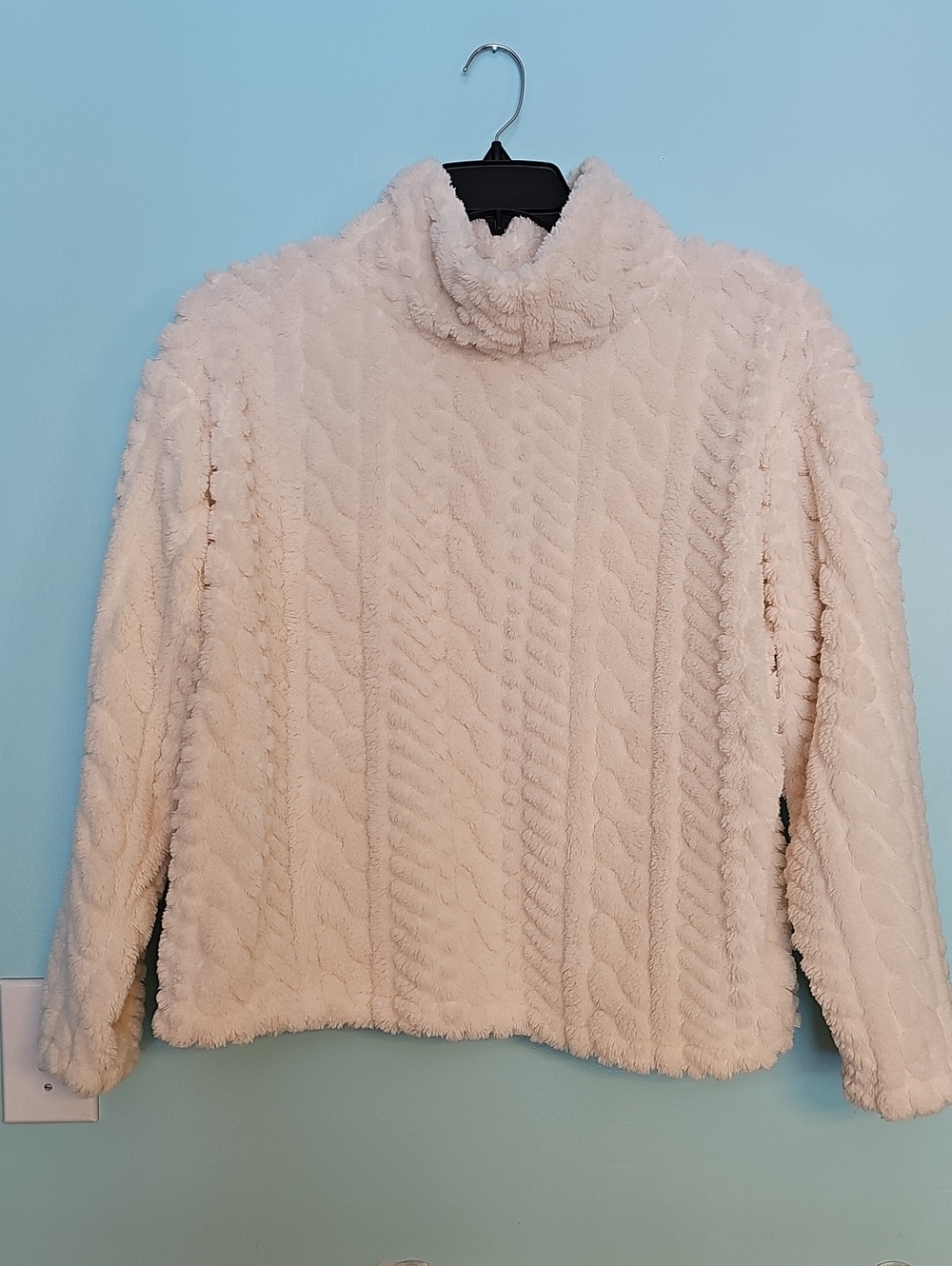 Eddie Bauer Cream Plush Cable Turtleneck Sweater
